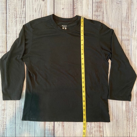 Columbia GRT Omni Dry 3/4 Sleeve Pin Striped Top.  Size Large. EUC. - Picture 9 of 9